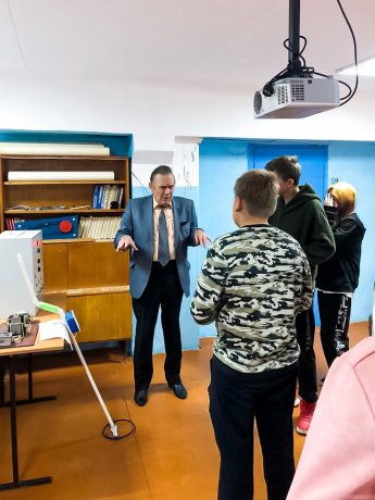В нашем прогрессивном мире без электрики никак🧑‍🔧